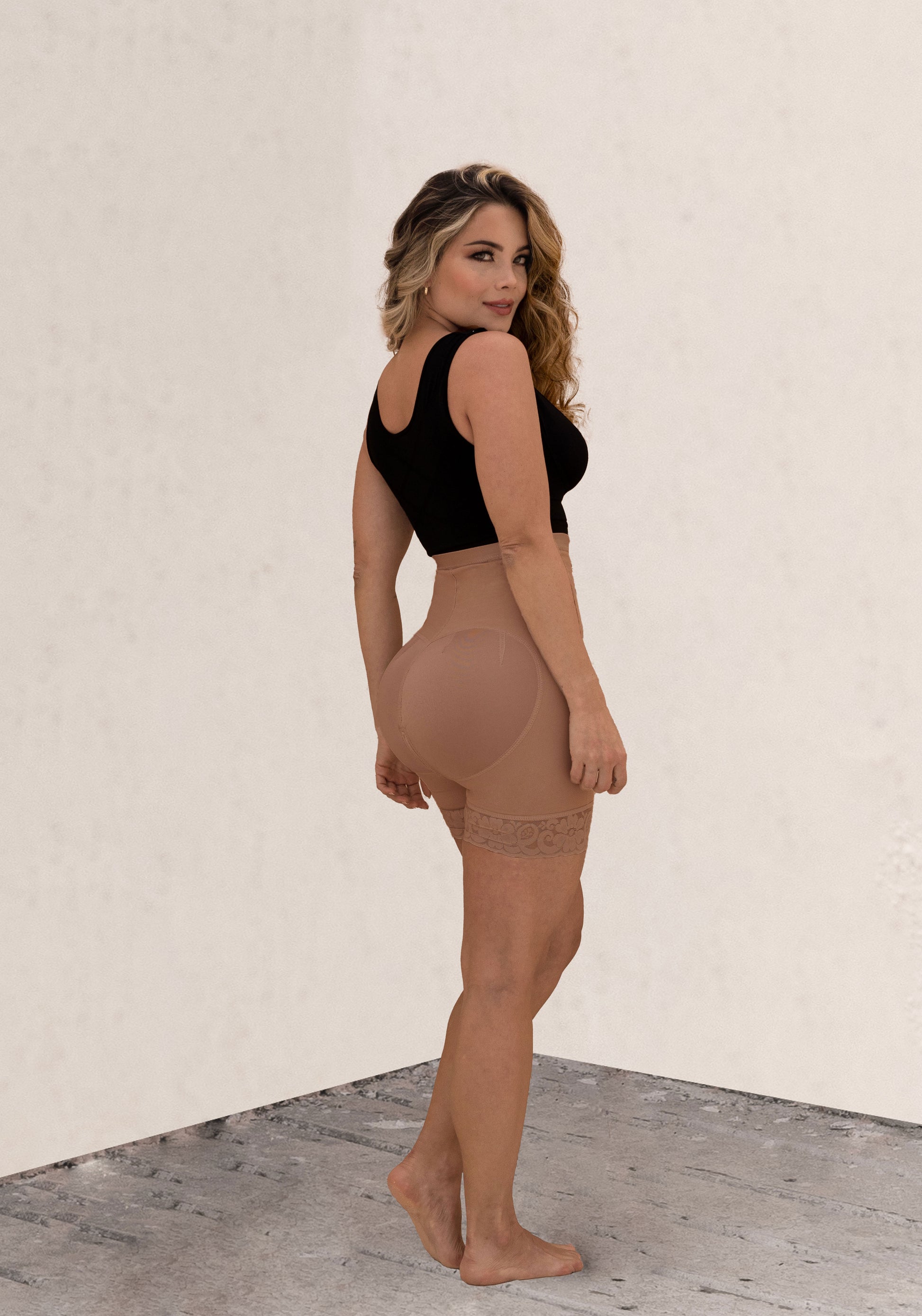 Short Moldeador Tiro Alto con Broche – Doble Refuerzo, Control Total y Aumento Natural de Glúteo